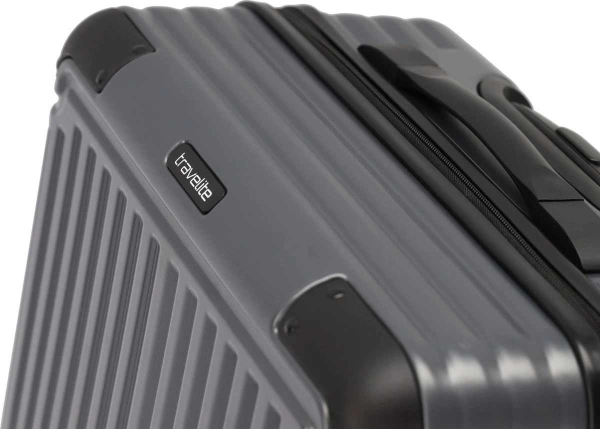 Travelite Cruise M 4-wiel reiskoffer antracite Travelite Cruise M 4-wiel Reiskoffer Antracite -Travelite Reistassen